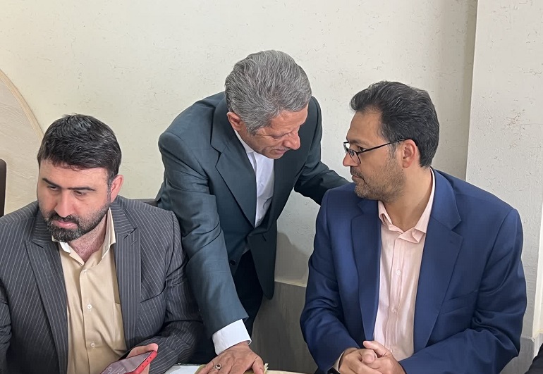 جلسات و دیدارها با مسئولین برای پیگیری مطالبات مردم